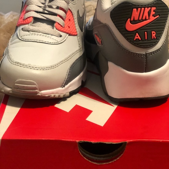 NIKE AIR MAX 90 - Picture 4 of 6